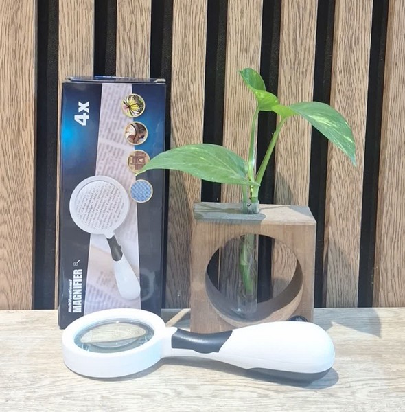 ذره بین چراغ دار حرفه ای عدسی شیشه ای قطر 80 میل کد TH-601